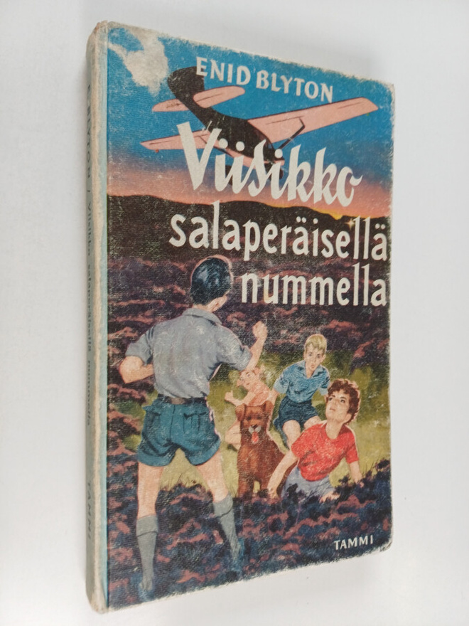 Enid Blyton : Viisikko salaperäisellä nummella