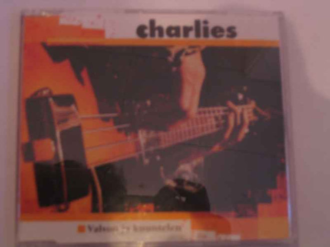 CDS CHARLIES-VALVON JA KUUNTELEN