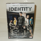 IDENTITY  (MINISARJA) UUSI - pikkukuva 1