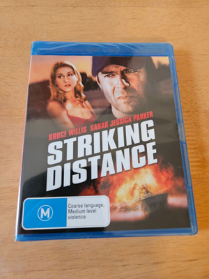 Striking Distance - Jokikyttä (Blu-ray, uusi)