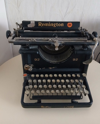 Vanha Remington kirjoituskone