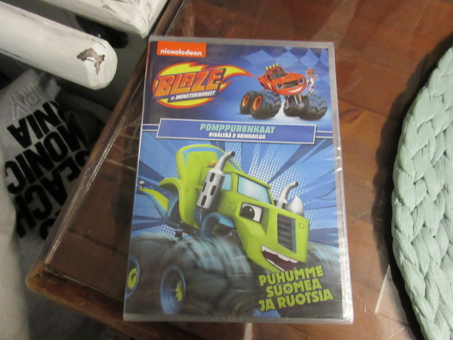 Blaze ja Monsterikoneet: Pomppurenkaat dvd. *uusi*