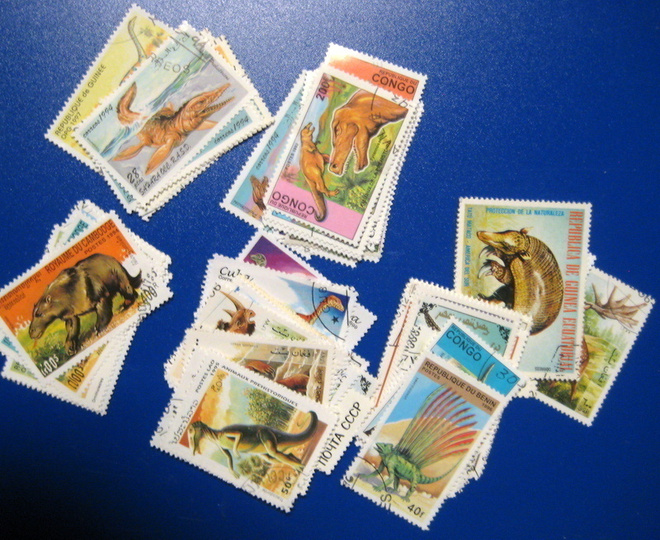 Dinosaurus-aihen+muita matelijoita.50 kpl(Hylly)