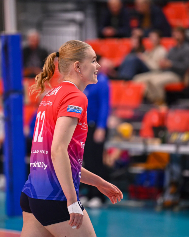 #12 Linnea Malinen 2025-2026 pelipaita