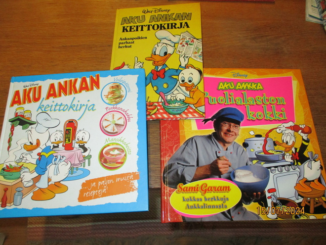 Aku Ankka, keittokirjoja , 5 kpl