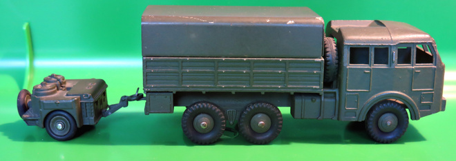 Dinky Toys - Truck & Trailer (1:55)