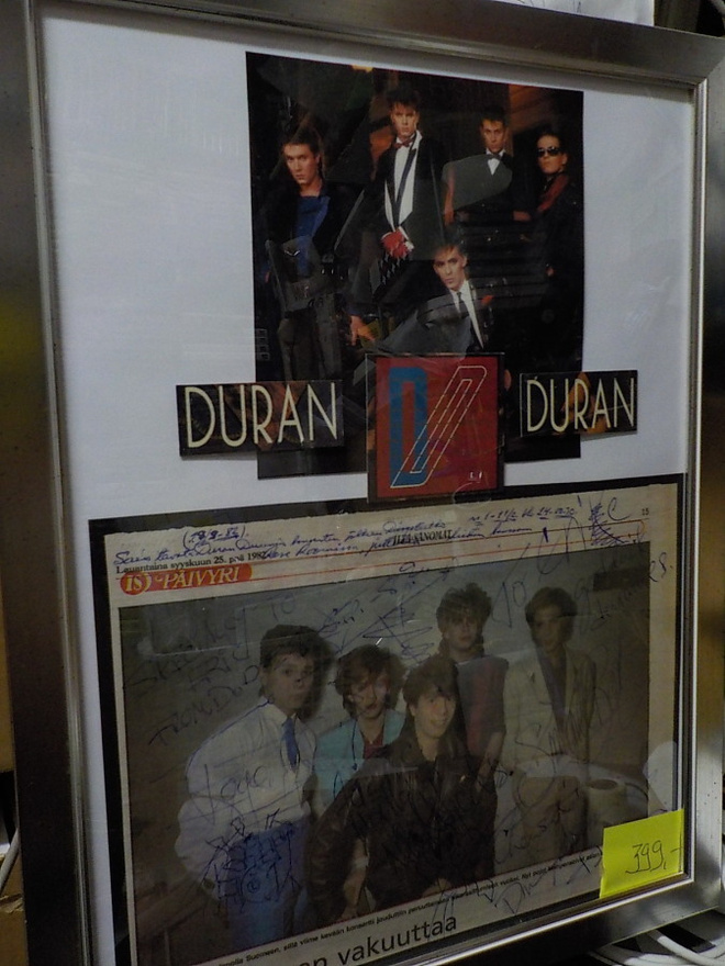 DURAN DURAN TAULU VIIDELLÄ NIMMARILLA