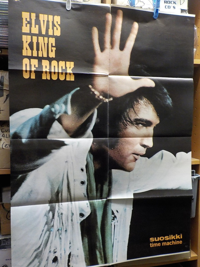 ELVIS JULISTE VANHASTA SUOSIKKI LEHDESTÄ