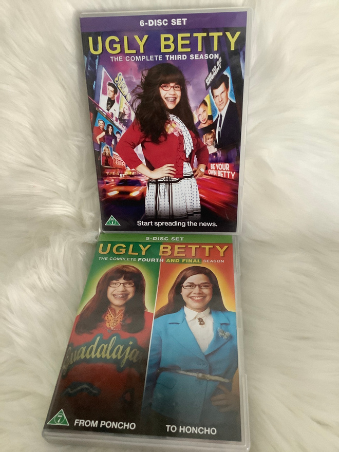 UGLY BETTY  KAUDET 3 & 4