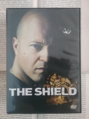 THE SHIELD 1. tuotantokausi SuomiTXT