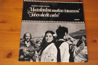 Mustalaisleiri muuttaa taivaaseen.Tabor uhodit v  nebo LP