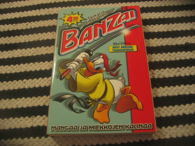 Taskarin teemanumero 11 (Banzai mangaa ja miekkojen kalinaa)