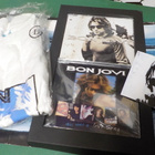 BON JOVI BOX - 2x CDS + POSTCARD + T-SHIRT UUSI BOKSI - pikkukuva 3