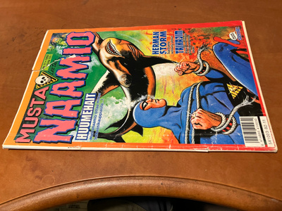 MUSTANAAMIO 11/1992