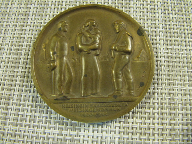 Helsingin Maalaiskunta 1400-1945 mitali / K. Kallio 1945.