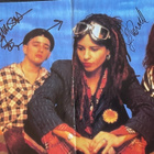 4 Non Blondes -yhtyeen nimikirjoitukset julisteessa - pikkukuva 2