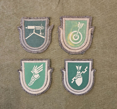 Vihreät M/1949-57 hihamerkit