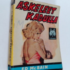 Ed McBain : Askeleet kadulla - pikkukuva 1