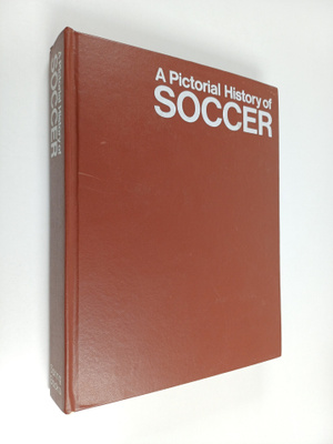Dennis Signy : A pictorial history of soccer