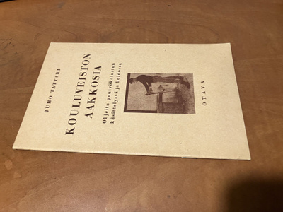 JUHO TATTARI KOULUVEISTON AAKKOSIA 1942 HYVÄ