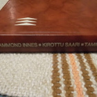 HAMMOND INNES - KIROTTU SAARI - pikkukuva 3