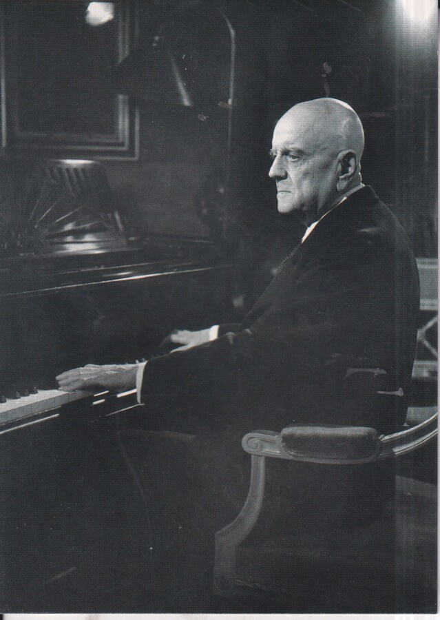 Jean Sibelius . e180
