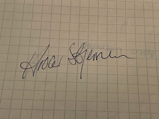 Hroar Stjernen nimikirjoitus paperilla