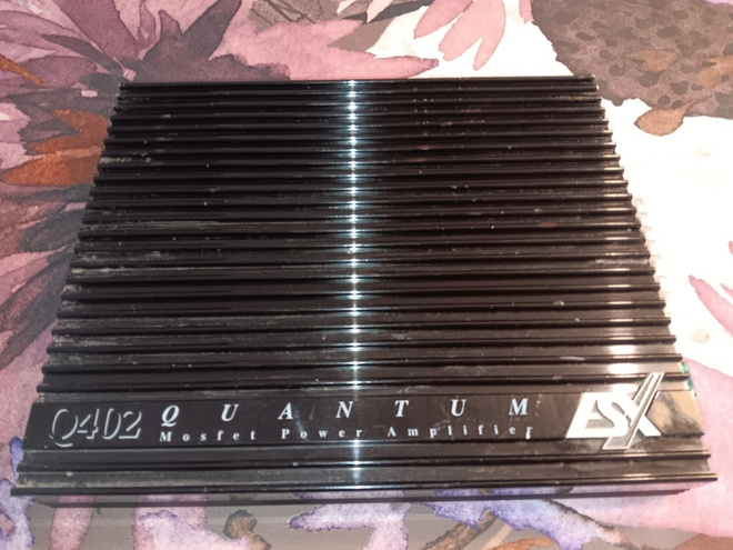 Vahvistin Q402 Quantum ESX Mosfet Power Amplifier