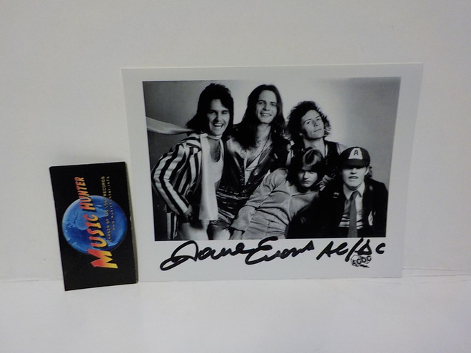 AC/DC PROMOKUVA DAVE EVANSIN NIMMARILLA