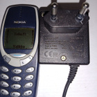 Vintage Nokia 3310 (NHM-5NX) vuosimalli 2000 + laturi. - pikkukuva 3
