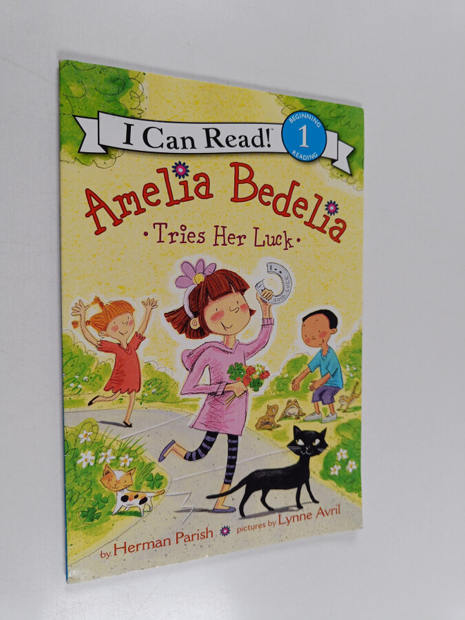 Herman Parish : Amelia Bedelia Tries Her Luck : I Can Rea...
