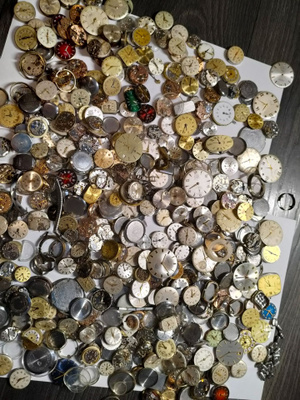 200kappaletta tai ylitse kellojenkoneistoja