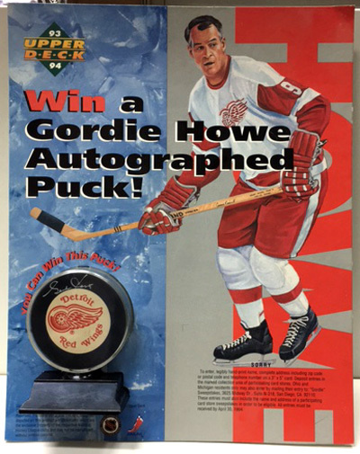 Gordie Howe AUTOGRAPHED PUCK , Detroit Red wings