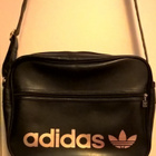 ADIDAS Classic Airline Messenger Shoulder Bag *Musta/Kulta* - pikkukuva 1
