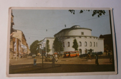 Helsinki, Ruotsalainen teatteri, bussit, väripk, p. 1944 k-k