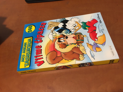 AKU ANKAN TASKUKIRJA 240 HYVÄ