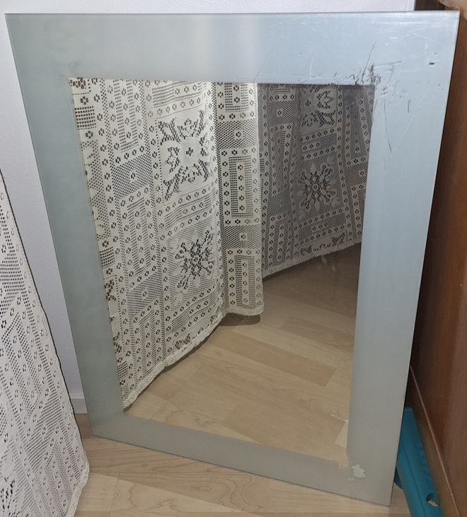 3x isohko seinäpeili reunamaalilla