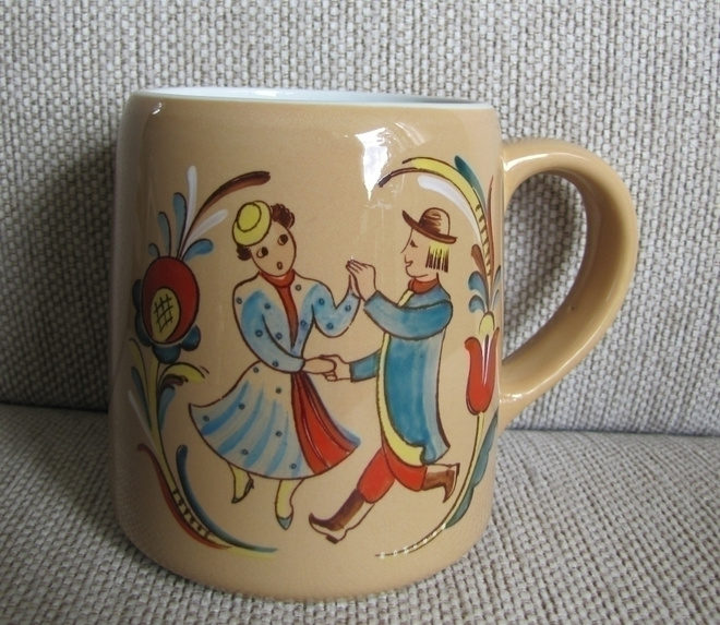 Arabia : Kesti muki / tuoppi  -  Tanssipari