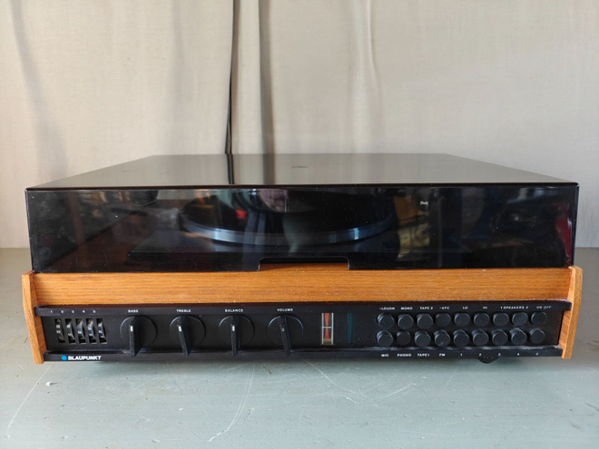 Blaupunkt Studio 4001 viritinvahvistin-levysoitin