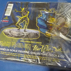IRON MAIDEN - FEAR OF THE DARK CD + FIGUURI BOKSI - pikkukuva 2