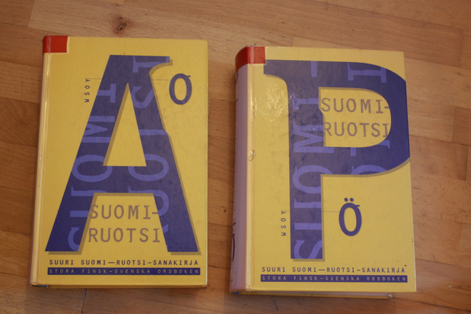 Suuri Suomi Ruotsi sanakirja (2 kirjaa)