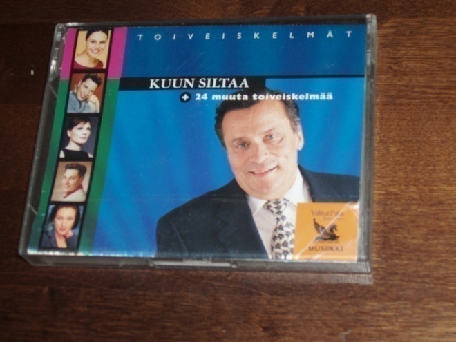 2 X C-Kasetti - Kuun Siltaa + 24 Muuta toiveiskelmää