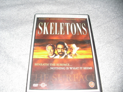 SKELETONS (Christopher Plummer) 1997, K18***
