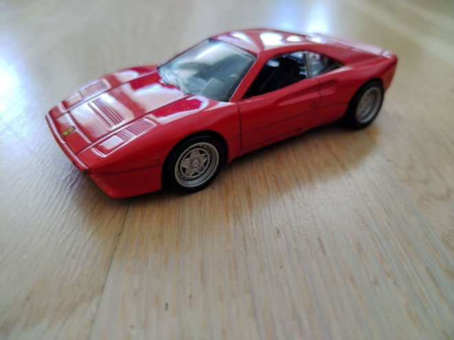 Hot Wheels 1:43 Ferrari 288 GTO