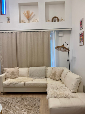 Pohjanmaan white leather sofa