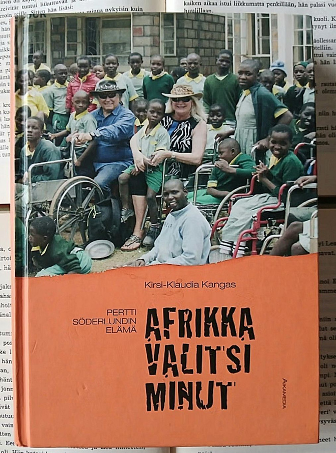 Afrikka valitsi minut: Pertti Söderlundin elämä (sid.)