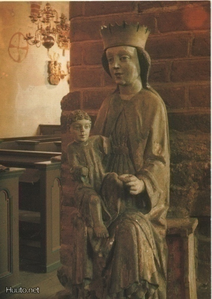 Hollola kirkko Neitsyt Maria patsas