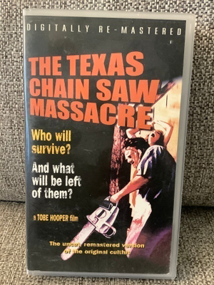 THE TEXAS CHAIN SAW MASSACRE  (VHS)