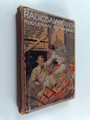 A. Hyatt Verrill : Radiosalapoliisit kuoleman kynnyksellä