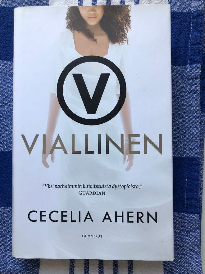Cecelia Ahern: Viallinen. 2018. 1.p.